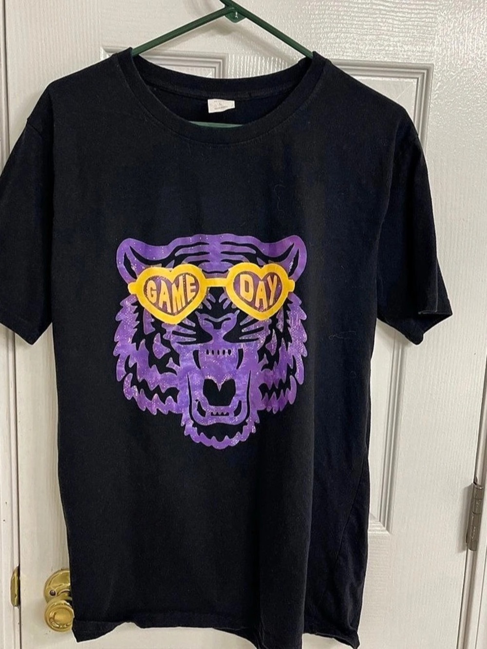 Graphic Tiger Tee in Black & Purple Size Large